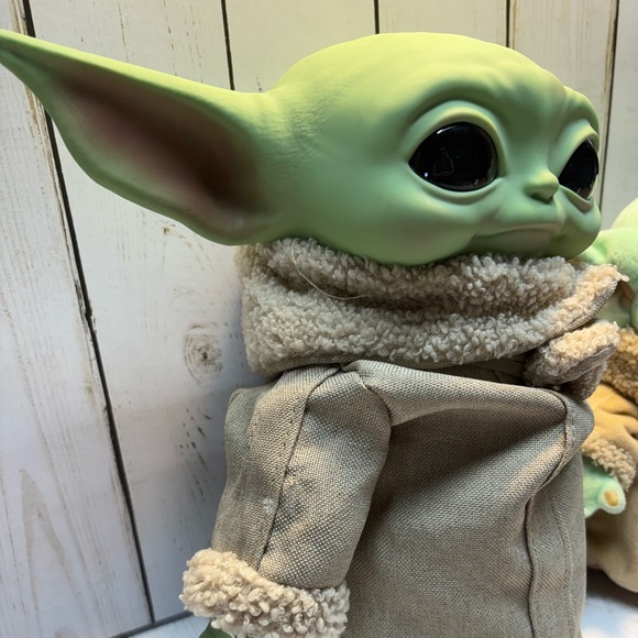 Star Wars Plush Baby Yoda Figure Grogu Doll Mattel 2 Good condition Mandalorian - Picture 3 of 13